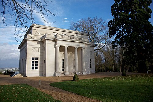جناح الموسيقى في Château de Louveciennes (1770–1771) بواسطة كلود نيكولا ليدوكس