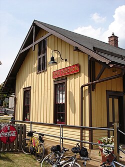 محطة سكة حديد بنسلفانيا السابقة، وهي الآن مطعم ومتحف في York County Heritage Rail Trail County Park
