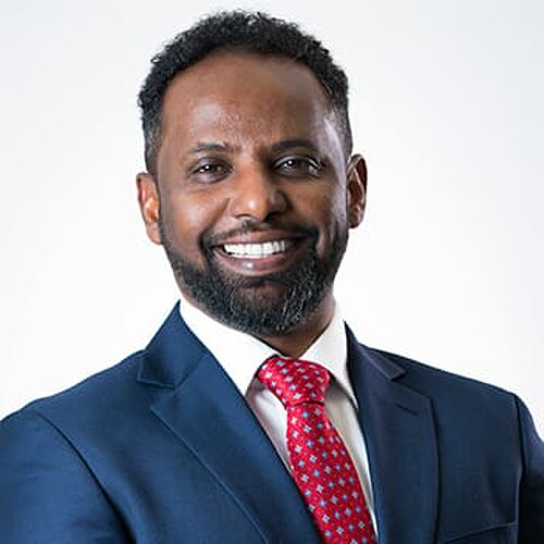 إبراهيم عمر، المولود في إريتريا، هو عضو سابق في البرلمان عن حزب العمل.