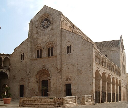 المقر المشترك لأبرشية باري بيتونتو هو Cattedrale di San Valentino.