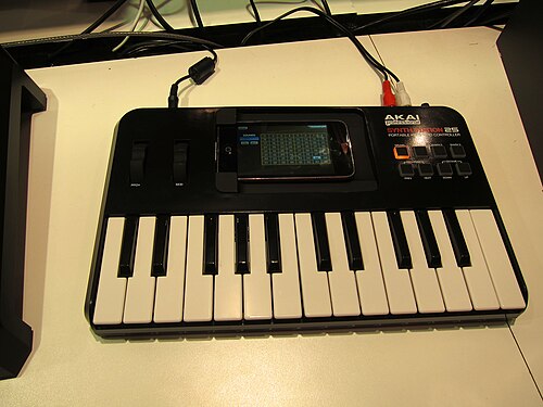 وحدة تحكم MIDI للاستخدام مع الهواتف الذكية