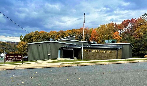 متحف تعدين الفحم الحجري، قاعة بلدية أشلاند