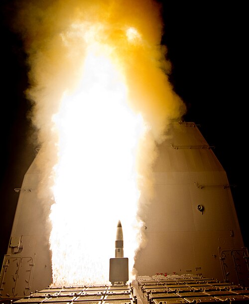 إطلاق صاروخ اعتراضي من طراز SM-3 خلال مناورة FTM-18