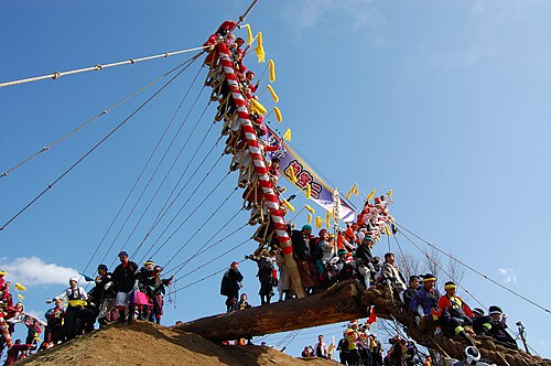 مهرجان أونباشيرا، الذي يقام مرة كل سبع سنوات