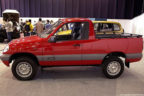 نموذج أولي لسيارة VAZ-2123 بيك أب ببابين