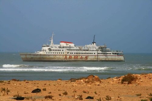 غرقت العبارة "سلامة" قبالة ميناء طرفاية بالمغرب