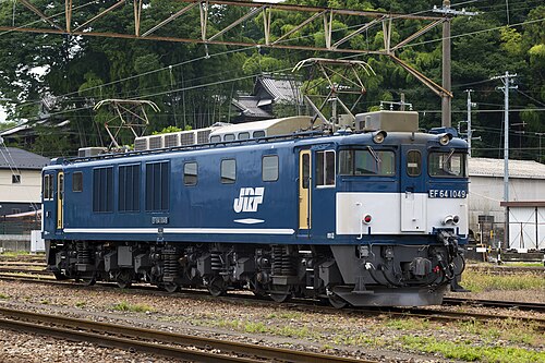 EF64 1049 بطلاء مُجدد ومُعدّل في يوليو 2013