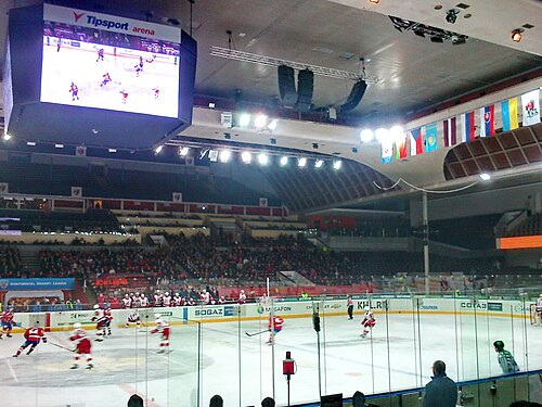 فريق ليف براها يلعب هوكي الجليد في دوري KHL ضد فريق فيتياز تشيخوف داخل الصالة الرياضية في يناير 2013