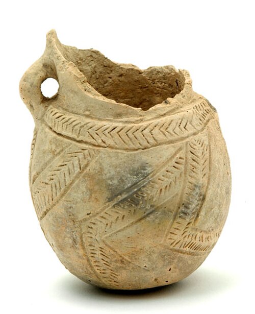 وعاء فخار اليرموكيان، شعار هجولان.