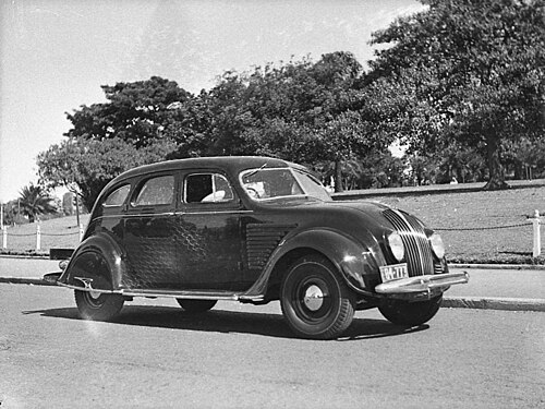 سيارة كرايسلر إيرفلو سيدان، من تصميم كارل برير (1934)