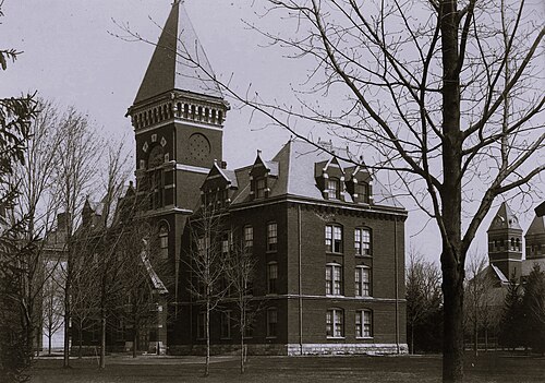 متحف الجامعة، بُني عام 1880