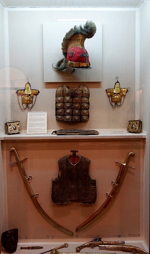 خوذة كولوكوترونيس وأسلحته ومعداته، مبنى البرلمان القديم