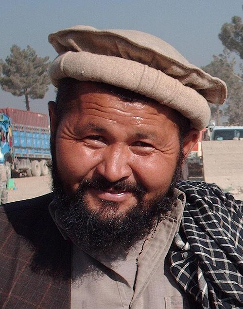 Man wearing pakol