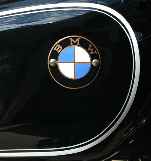 شعار BMW على دراجة BMW R 51 (1938-1940)