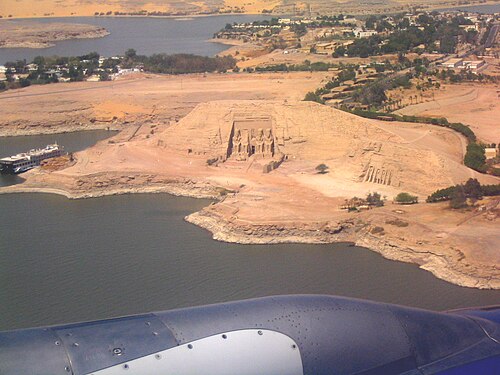 صورة جوية لأبو سمبل في سبتمبر 2004