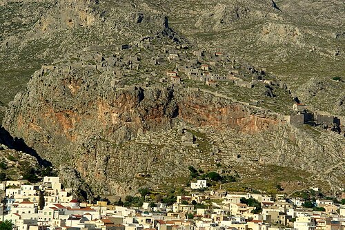 قلعة مدينة خوري (أو خورا) التي تعود للعصور الوسطى