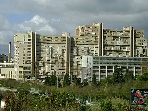 مجمع سكني من ثلاث مناطق، 1968-1982
