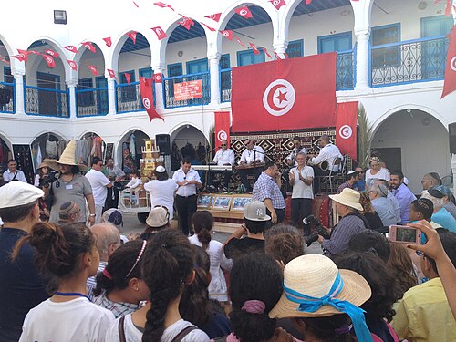 مهرجان لاج بعومر في كنيس الغريبة بجربة
