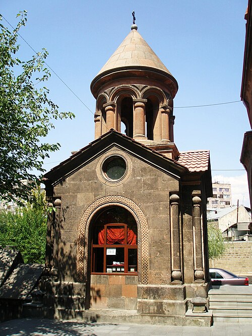 برج أجراس كنيسة سورب زورافور في يريفان، أرمينيا (1693)