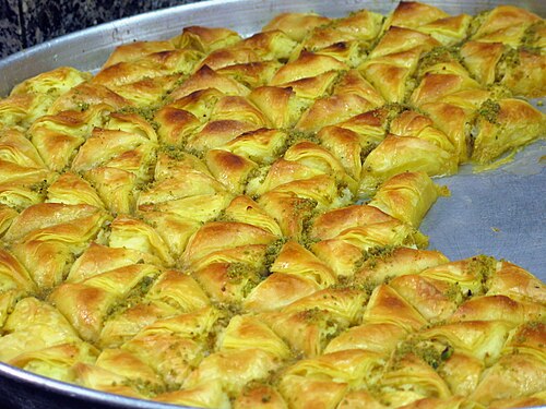 صينية من البقلاوة في البلدة القديمة، القدس