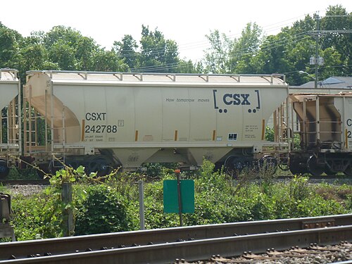 عربة شحن مغطاة من طراز CSX ذات فتحتين وعتبة نافذة