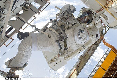 ريسمان خلال EVA 3