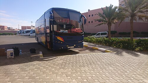 محطة حافلات العيون.