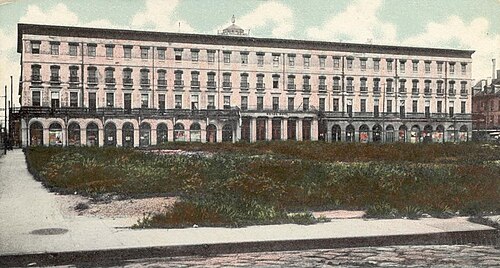 فندق سانت لويس المهجور في أوائل القرن العشرين، الصورة على الأرجح قبل عام 1908