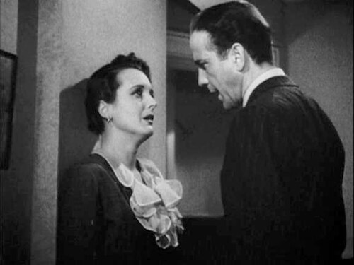 برزت أفلام النوار كواحدة من الأساليب السينمائية المميزة للعقد، حيث عكست مخاوف زمن الحرب وما بعد الحرب في أفلام مثل الصقر المالطي، والتأمين المزدوج، ولورا، والنوم الكبير، والخروج من الماضي، والرجل الثالث.