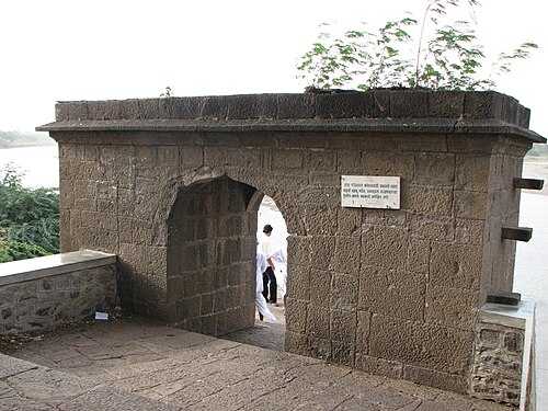 في عام 1689، ووفقًا لروايات المغول، تمت محاكمة سامباجي، وأدين، وأعدم.