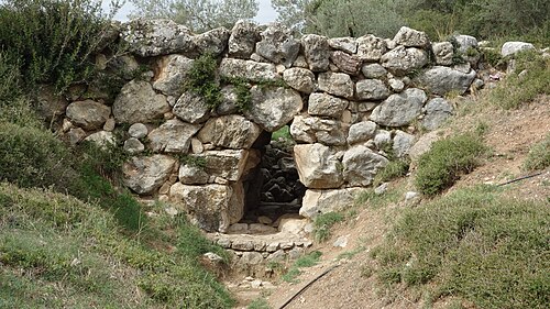 جسر أركاديكو (حوالي 1300-1190 قبل الميلاد): قوس ذو دعامات، بناء ضخم