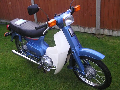 مصباح أمامي مربع 12 فولت C90
