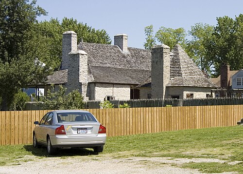 يُعدّ مبنى Maison Bolduc في سانت جينيفيف بولاية ميسوري مبنىً فخماً على نفس طراز Maison Bequette-Ribault.