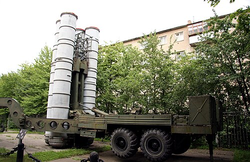 تم عرض قاذفة الصواريخ 5P85-1 الخاصة بنظام S-300PT في متحف تاريخ الدفاع الجوي في زاريا، مقاطعة موسكو.