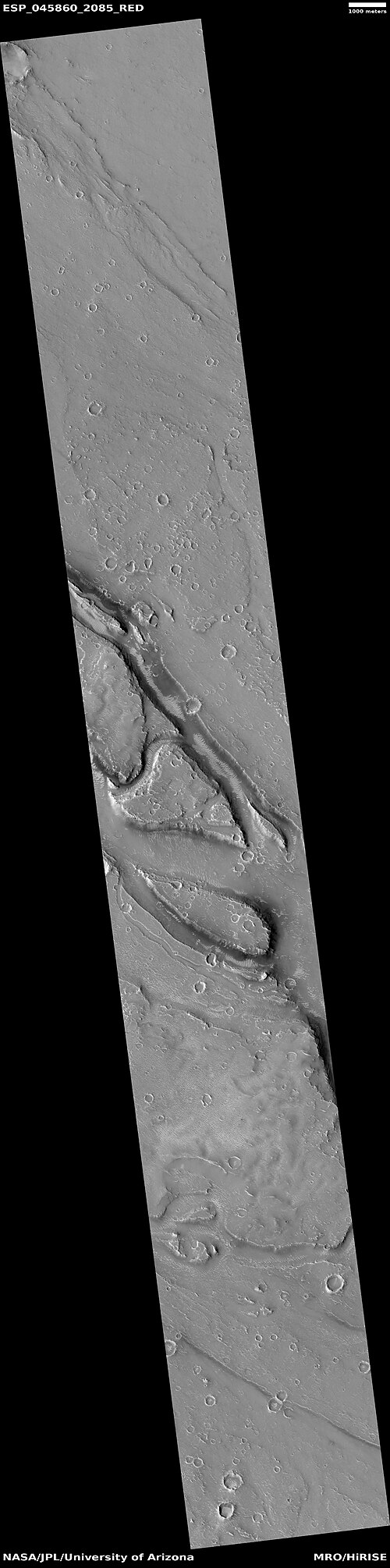 Wide view of streamlined shapes in Amenthes quadrangle, as seen by HiRISE under HiWish program