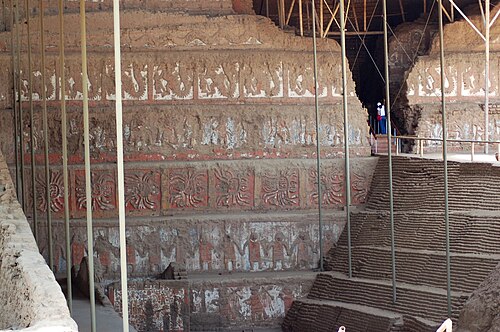 الجزء الداخلي من هواكا دي لا لونا، تروخيو، بيرو