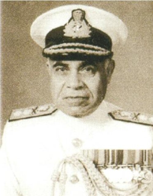 السيد شونكر، الحاصل على زمالة الجمعية الأمريكية لطب الأعصاب، وزمالة الجمعية الأمريكية لطب الأعصاب