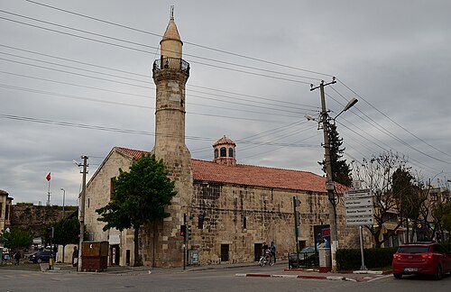 مسجد قديم تم تحويله من كنيسة