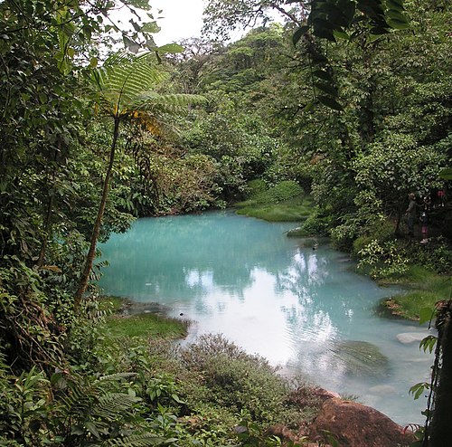 4. نهر سيليست (بالإسبانية: Río Celeste)