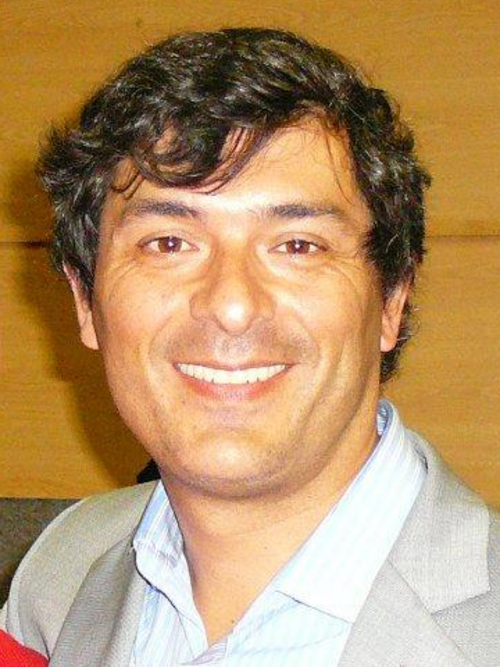 زعيم حزب PDG فرانكو باريسي (PDG)