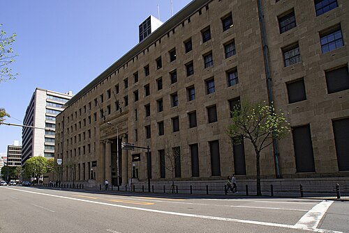 مبنى سوميتومو، أوساكا، إيكيتشي هاسيبي [جا]، بني في عام 1924