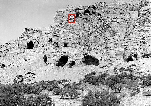 Cave 17, location