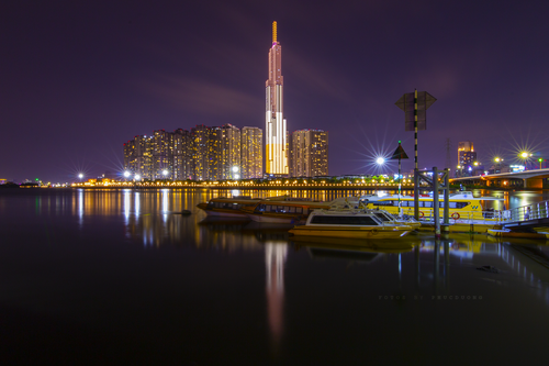 Vinhomes Central Park في الليل من Bình An Quay، Thủ Đức