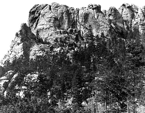 جبل رشمور (الأجداد الستة) قبل بنائه، حوالي عام 1905