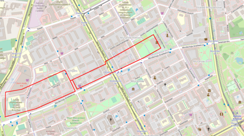 مقتطف من خريطة OpenStreetMap، مع تكبير لحي مورانو في وارسو، مع تحديد حدود معسكر اعتقال وارسو. كان المعسكر يشغل شريطًا طويلًا وضيقًا من الأرض على شكل مستطيل تقريبًا، يحده شارع أوكوبوفا من الغرب، وشوارع غلينيانا وأوستروفسكا وفولينسكا (شارع يوزيفا ليفارتوفسكي حاليًا) من الشمال، وشارع زامنهوفا من الشرق، وشارع غيسيا (شارع موردخايا أنيليفيتشا حاليًا) من الجنوب.