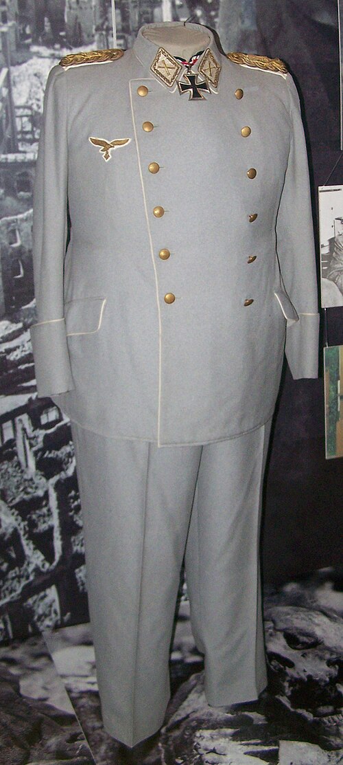 زي غورينغ معروض في متحف Luftwaffenmuseum der Bundeswehr في برلين