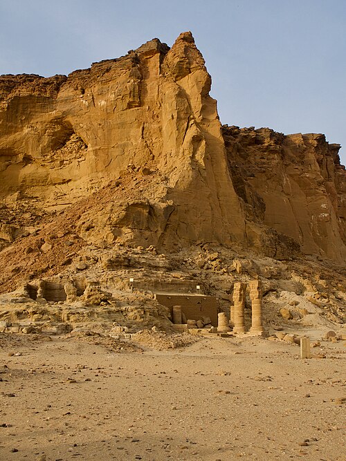 آخر الأعمدة المتبقية من معبد آمون في نبتة عند سفح جبل بركل