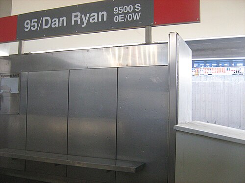 محطة 95th/Dan Ryan هي المحطة الجنوبية للخط الأحمر