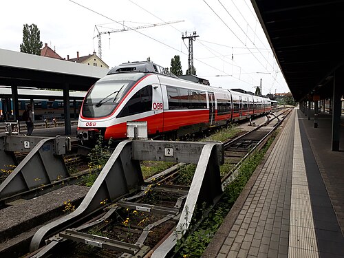 Vorarlberg S-Bahn في محطة Lindau-Insel
