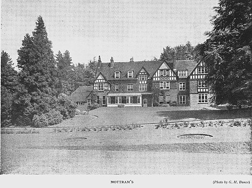 حديقة الورود في موترامز (التي كانت تُعرف سابقًا باسم "فوكسبورو") في أربعينيات القرن العشرين.